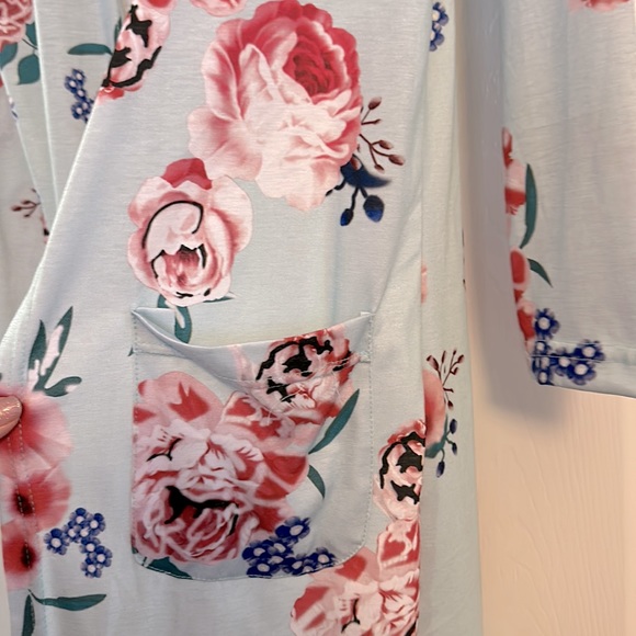 Floral cardigan size small - Picture 4 of 5